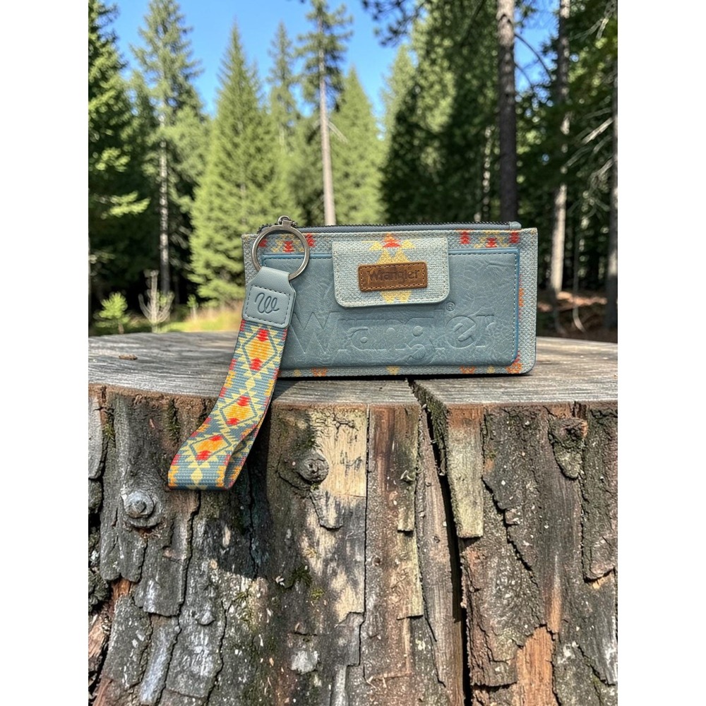 Wrangler Womens RFID Wallet Wristlet Aztec Pattern Pockets